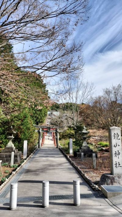 8鏡山神社