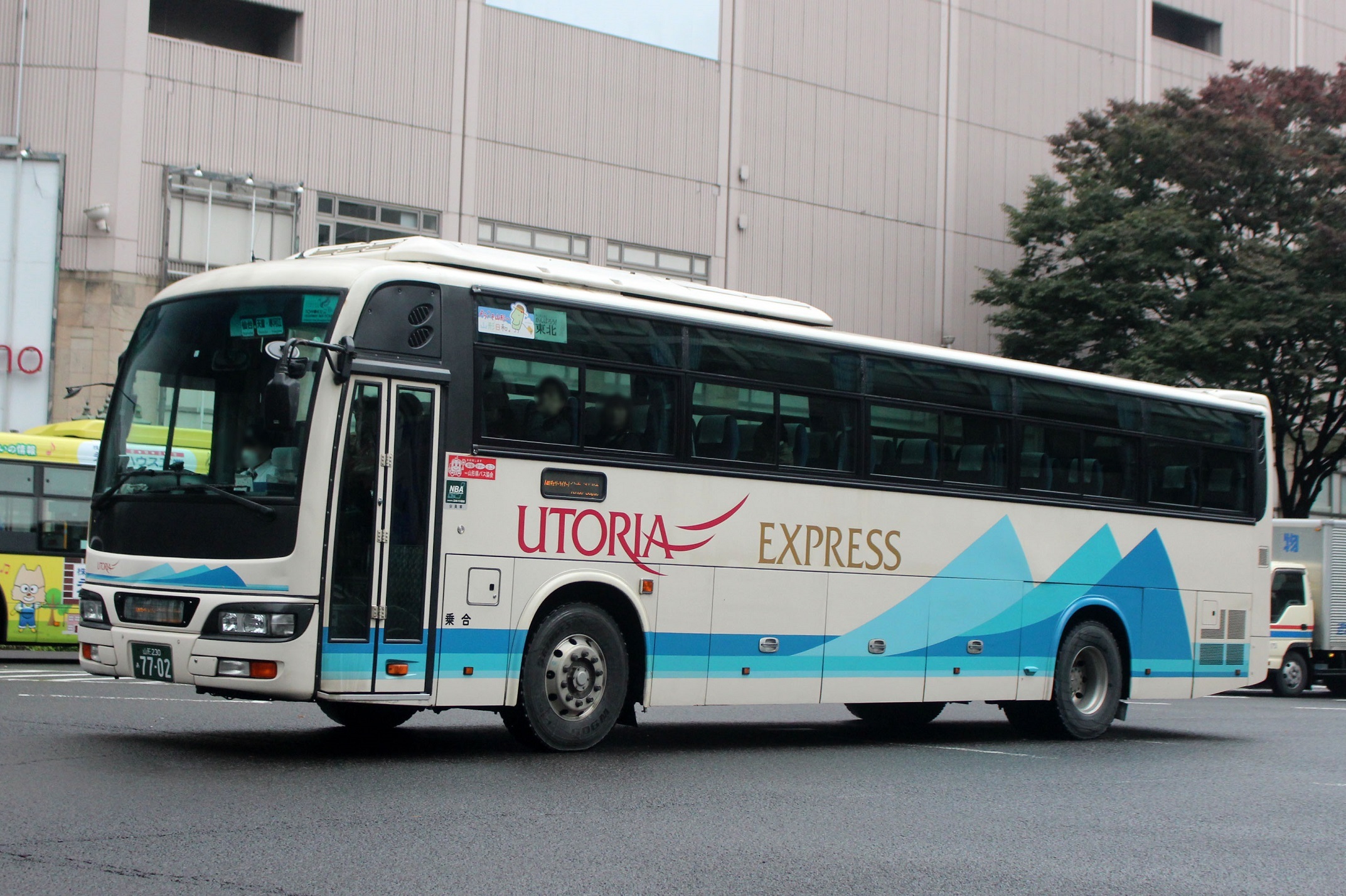 山交バス 77002