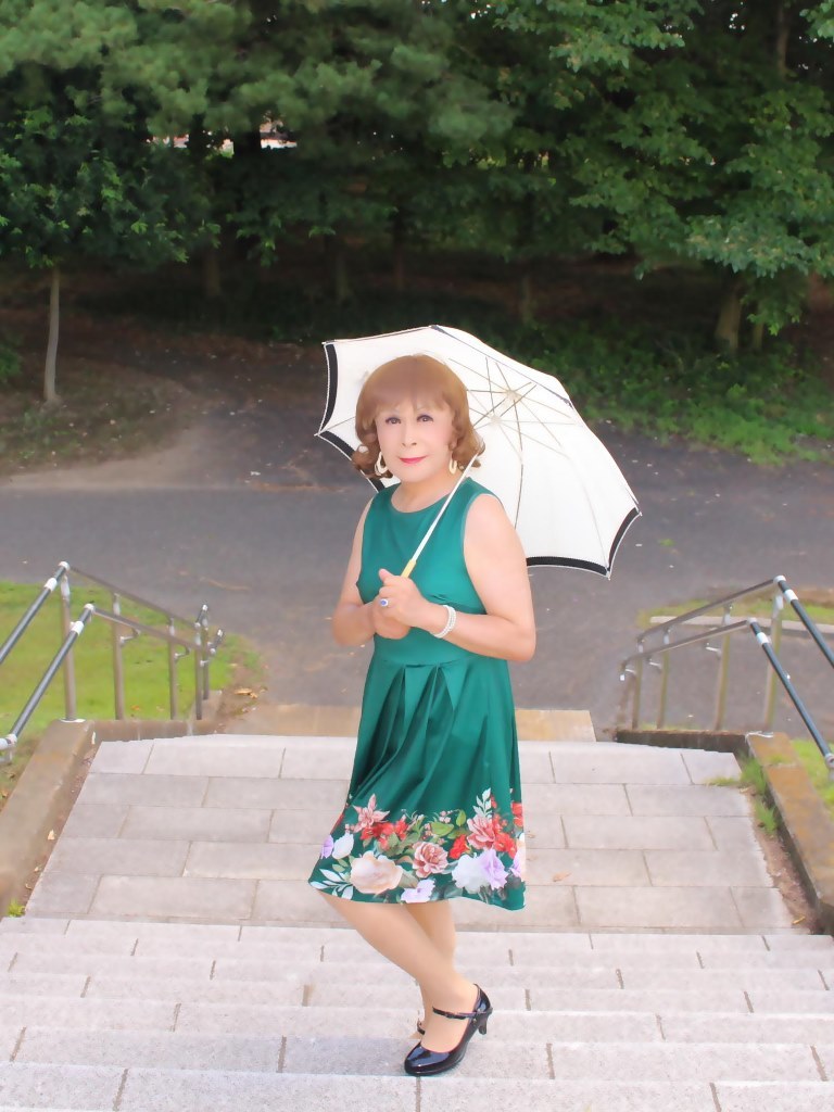 裾花柄緑ワンピースA(5)