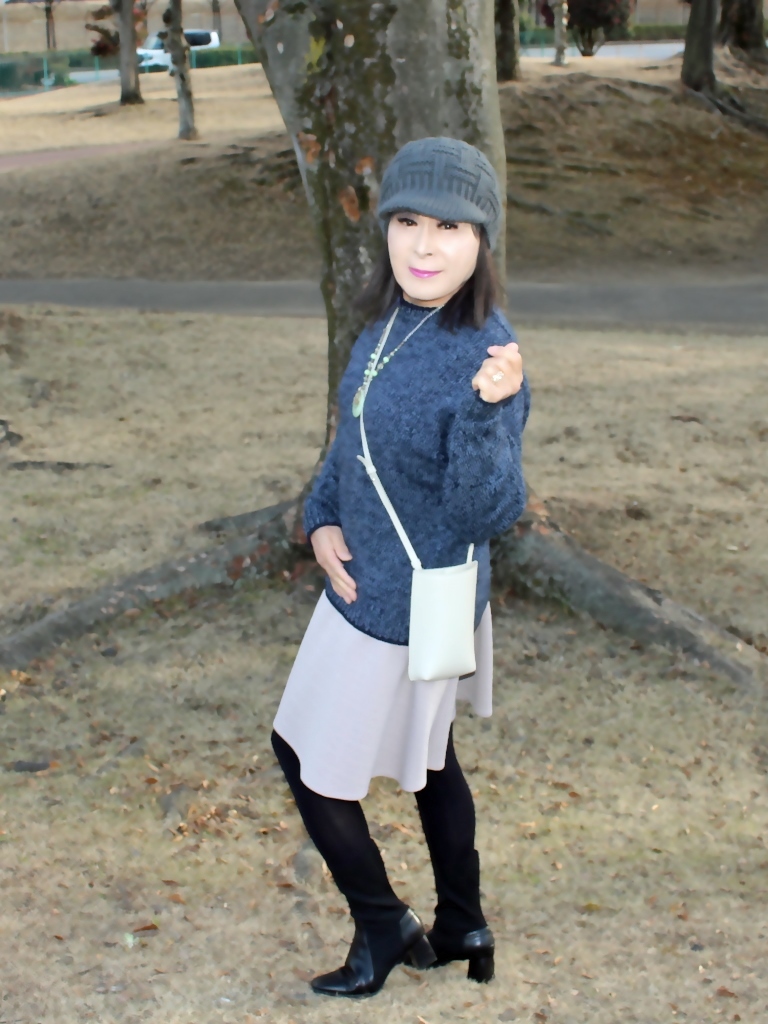 紺のセーターグレーのフレアースカートA(7)