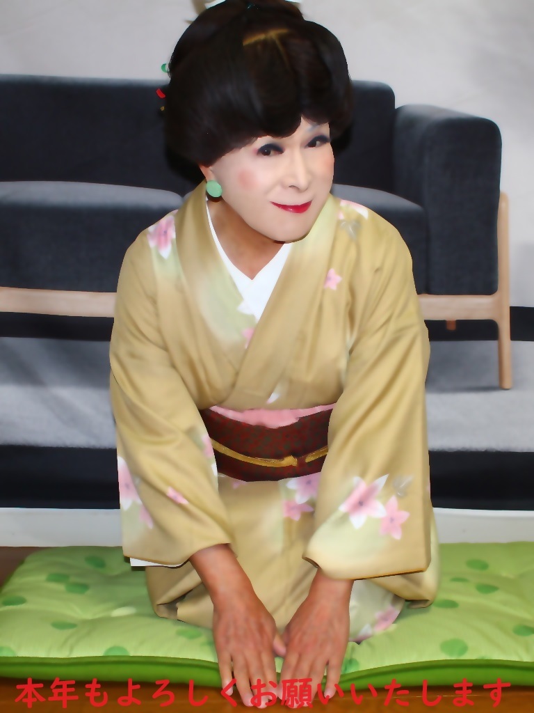 薄茶花模様の着物日本髪部屋(2)