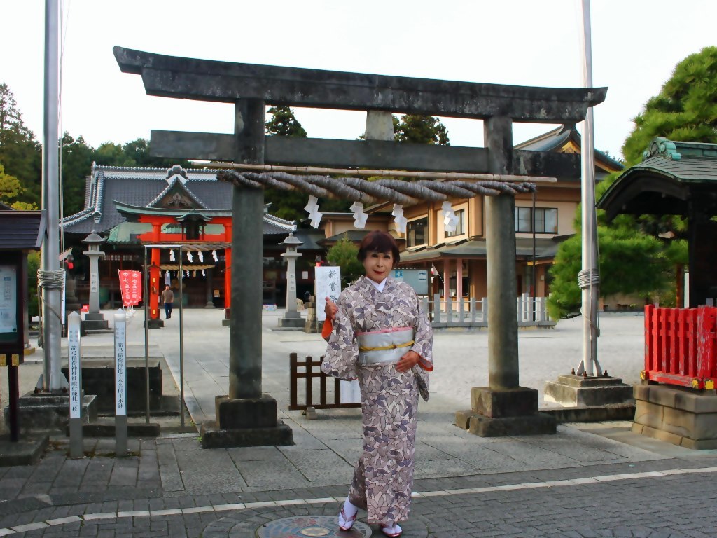 笹の葉模様の着物箭弓神社(1)
