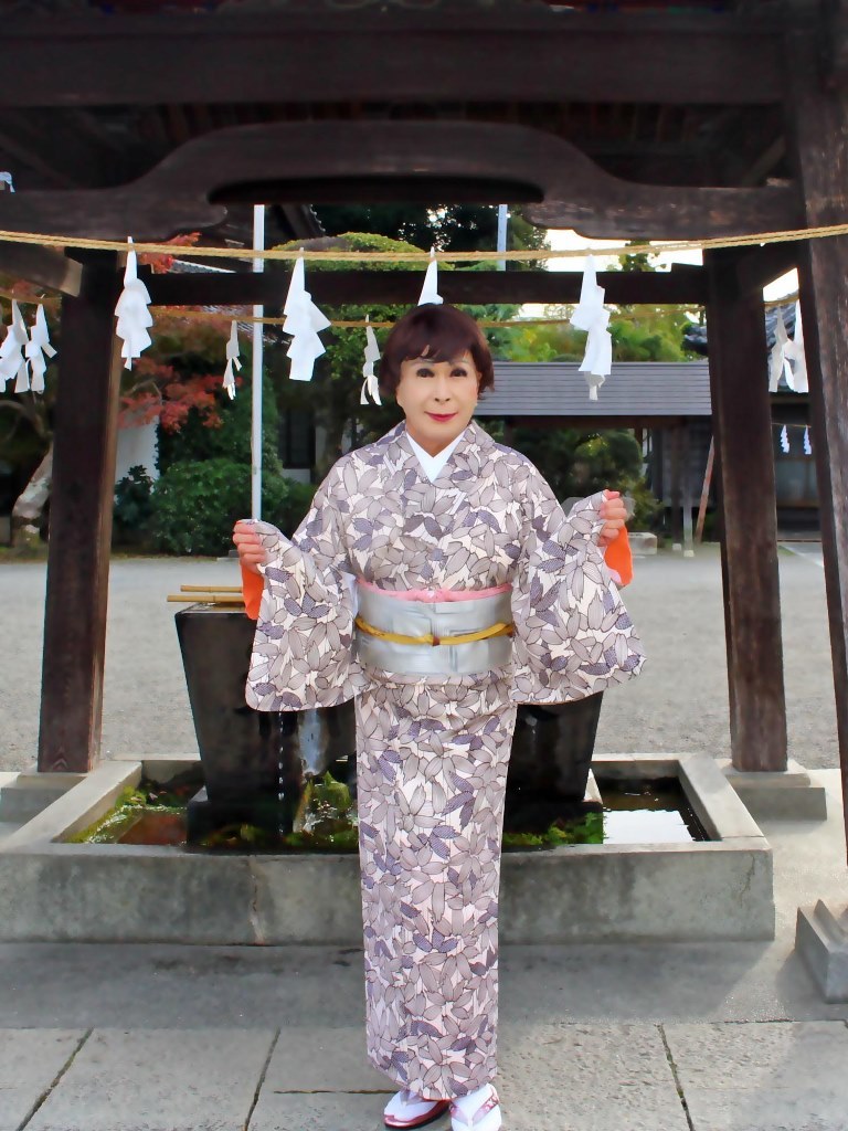 笹の葉模様の着物箭弓神社(3)