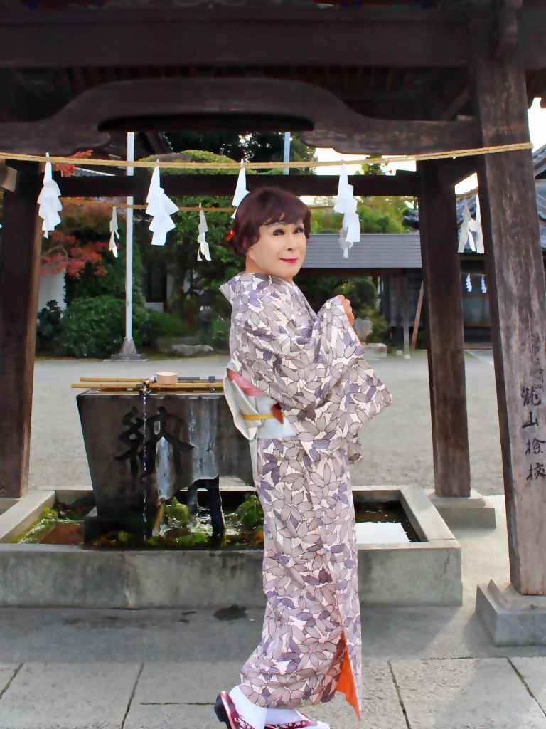 笹の葉模様の着物箭弓神社(4)