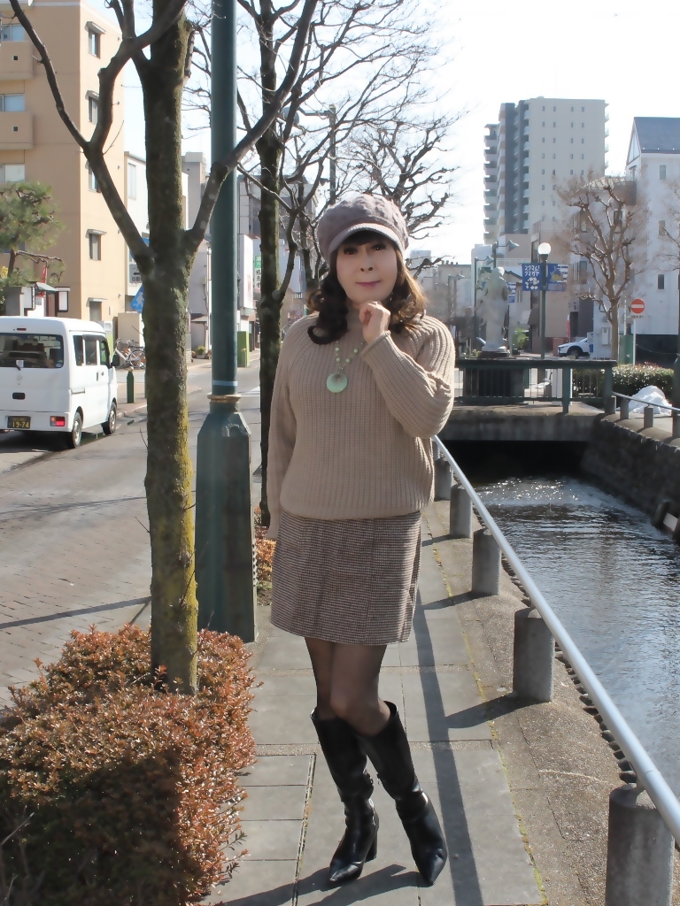 モカ茶セーター茶格子ミニスカート(5)