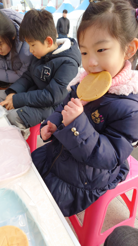 韓国,冬,子供と一緒,雪そり (37)