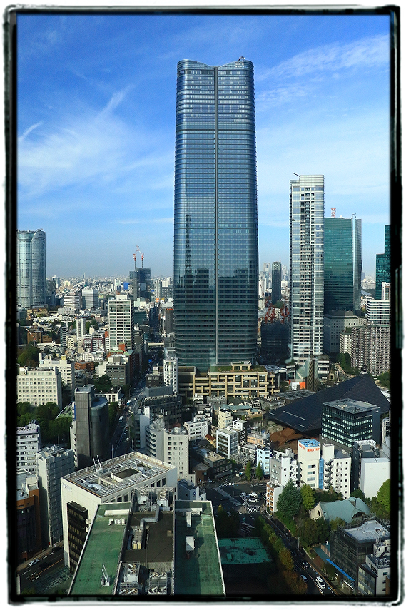 東京タワーから見た麻布台ヒルズ森JPタワー開業2311azabudaihills.jpg