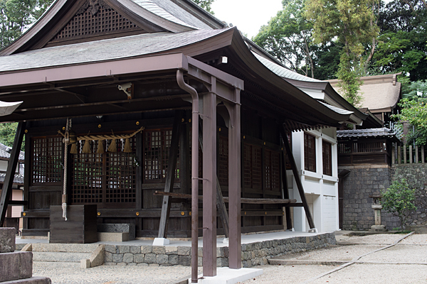 船津神社拝殿と本殿