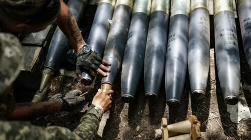 ウクライナがロシア軍に北朝鮮製ロケット弾を発射