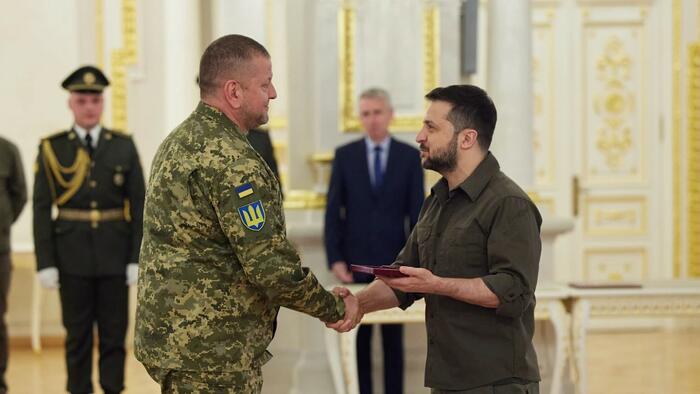Ukrainian-Commander-in-Chief-Valery-Zaluzhny-and-President-Volodymyr-Zelensky.jpg