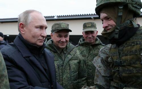 プーチンはウクライナの反撃が失敗に終わったと明言、穀物取引の終了も検討