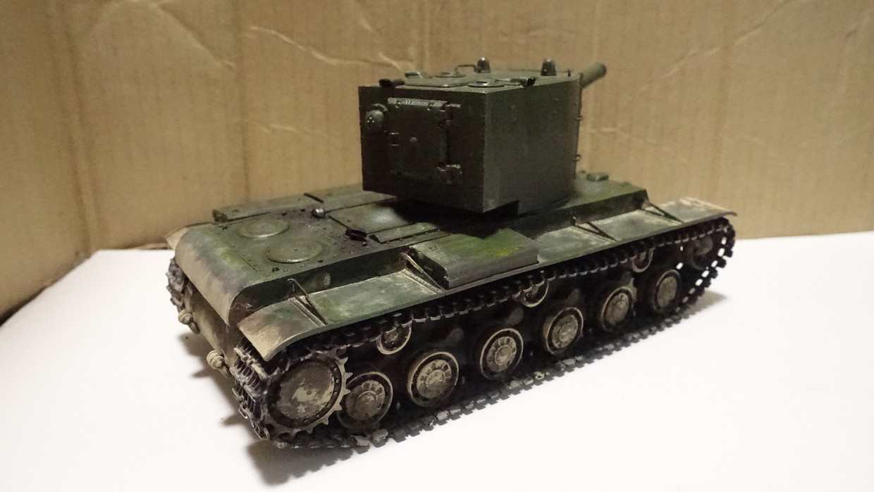 トランペッター ソ連軍 KV-2重戦車 その１１