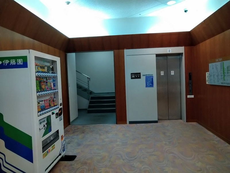 新館エレベーター