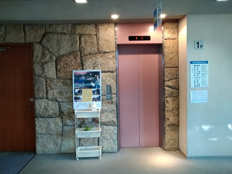新館エレベーター